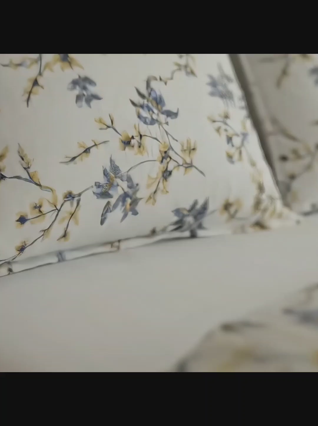 Elegant Floral Cotton Bedsheet with Pillow Covers – Soft & Premium Bedding Set - Vivron