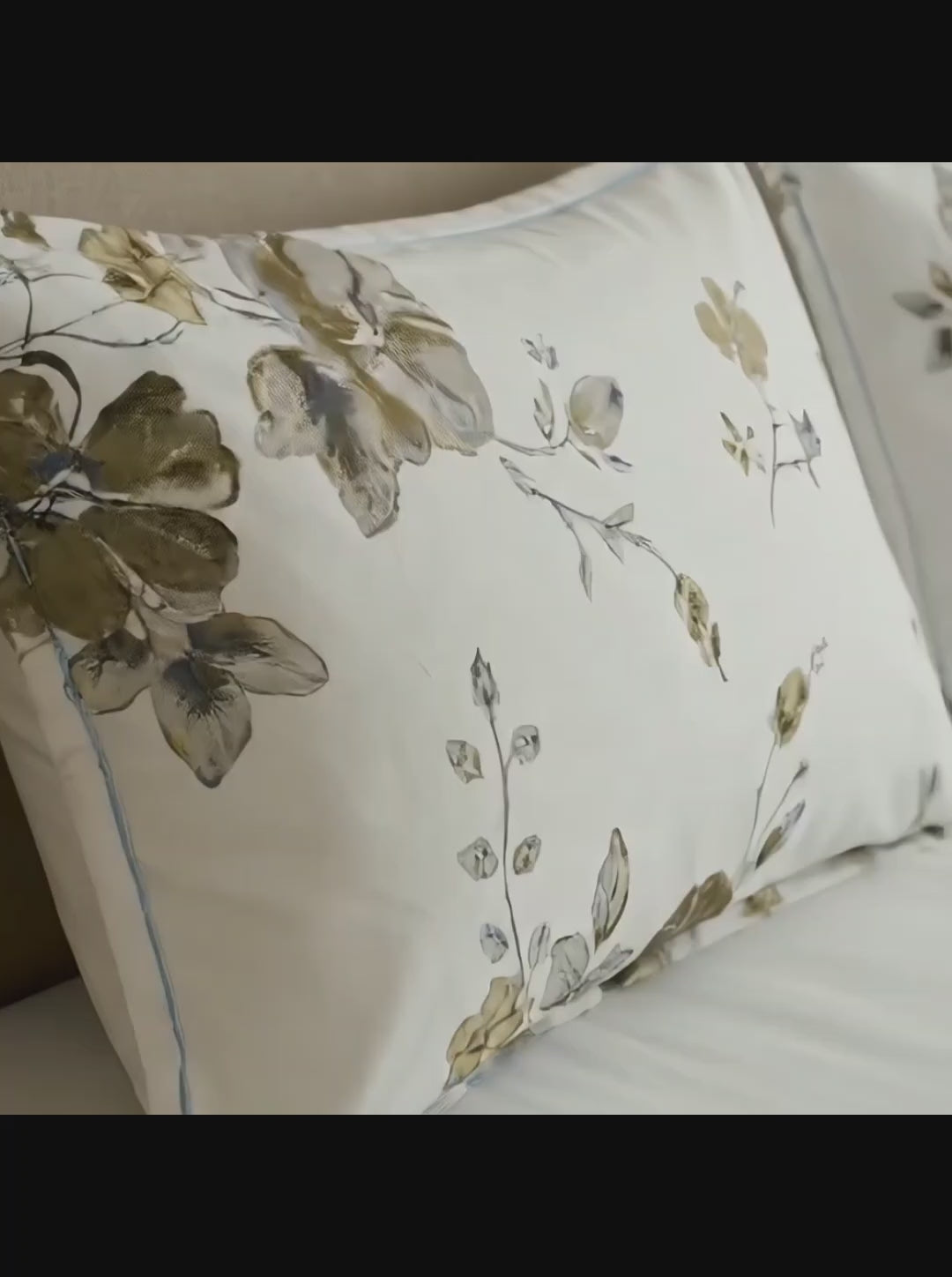 Elegant Floral Cotton Bedsheet with Pillow Covers – Soft & Premium Bedding Set - Vivron