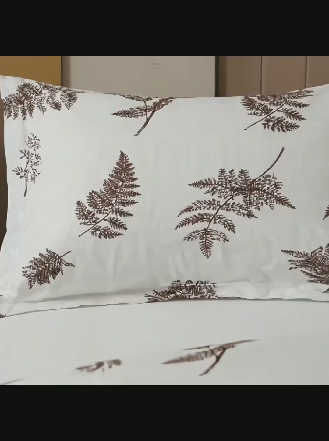 Elegant Floral Cotton Bedsheet with Pillow Covers – Soft & Premium Bedding Set - Vivron